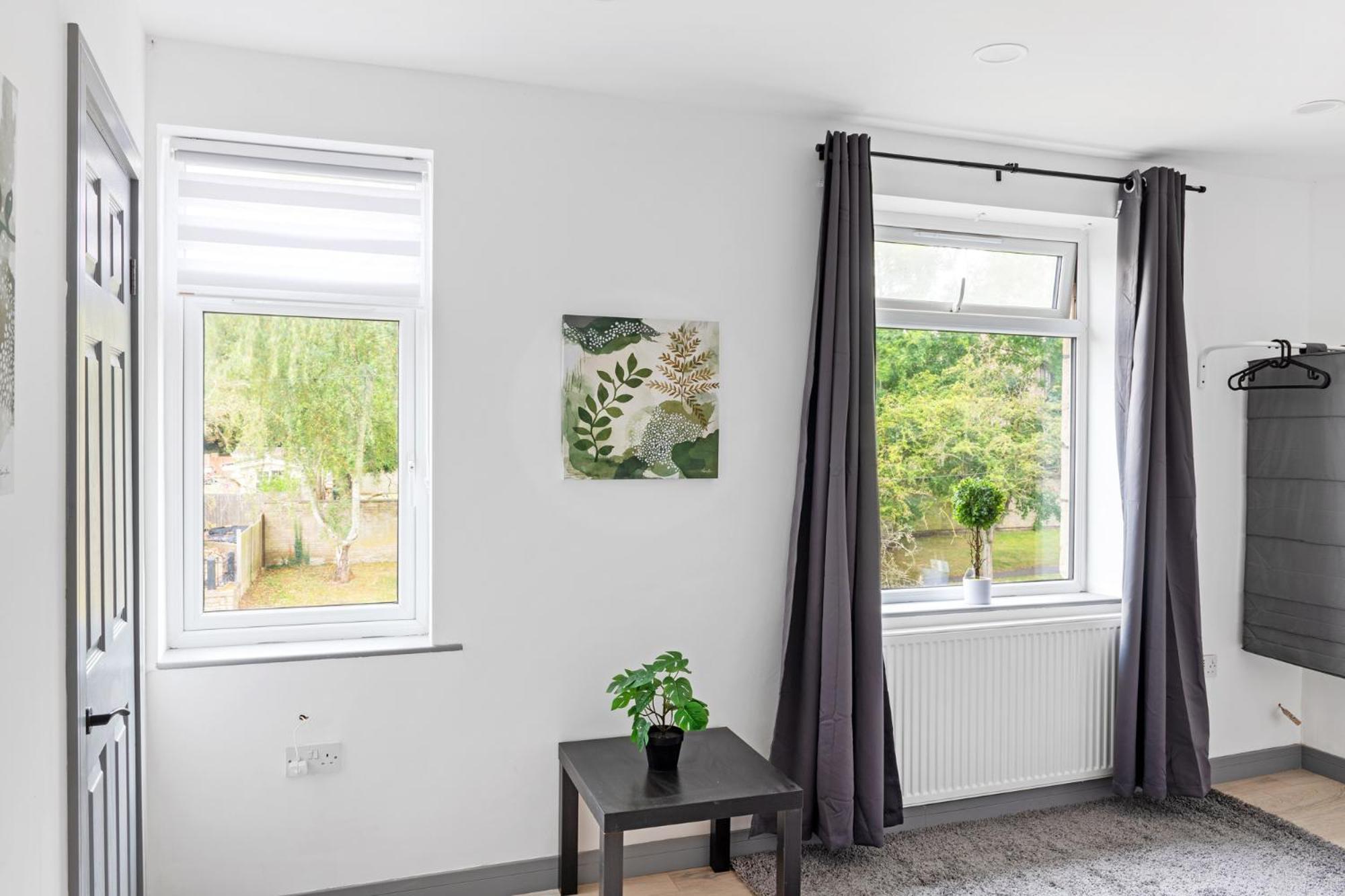 Stanion Luxurious 3 Bedroom Modern House Northamptonshire, Double, Twins, Single, Free Parking, Free Wi-Fi, Pets, Up To 8 Sleeps, 4 Smart Tvs Corby Extérieur photo