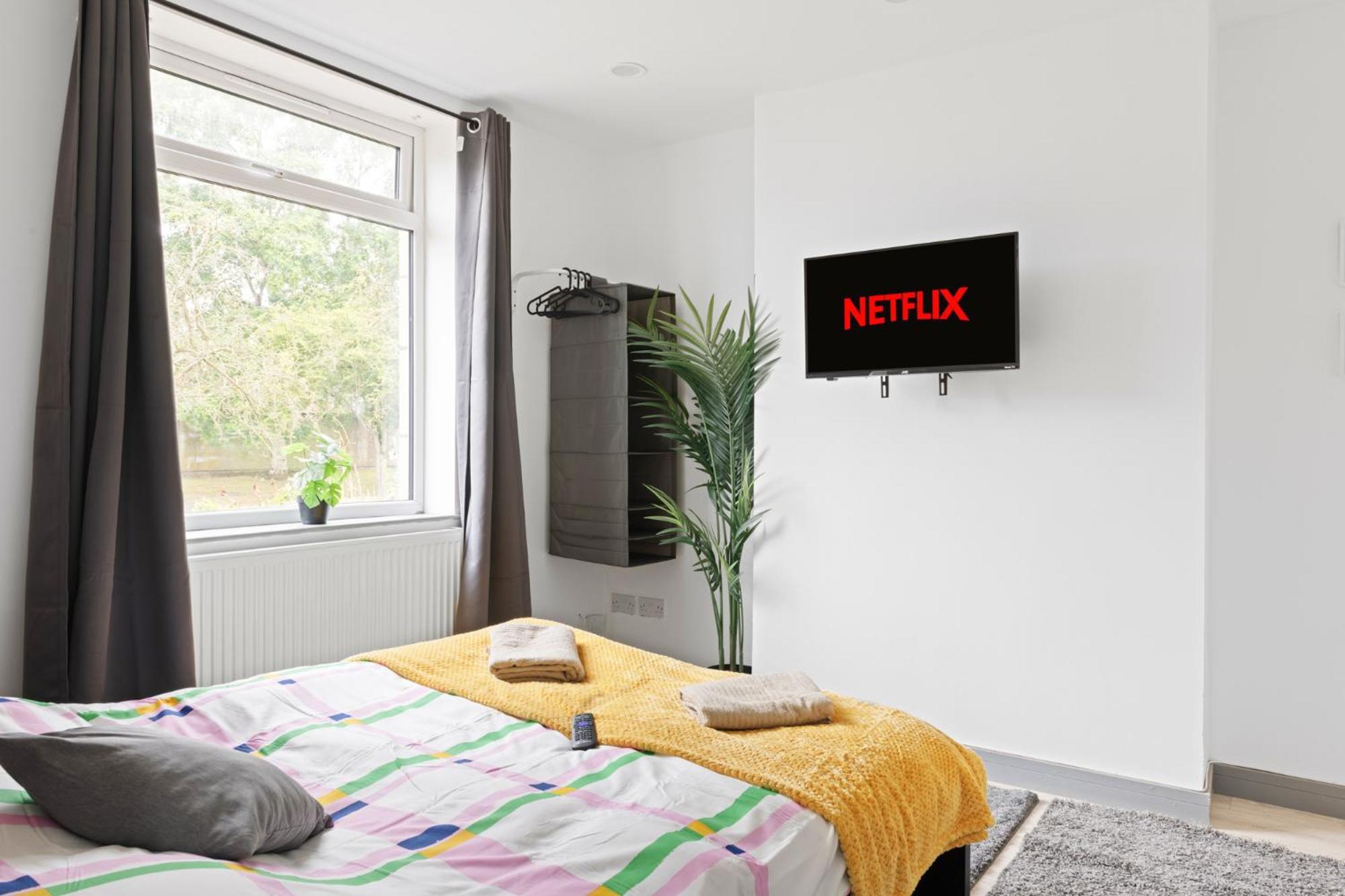 Stanion Luxurious 3 Bedroom Modern House Northamptonshire, Double, Twins, Single, Free Parking, Free Wi-Fi, Pets, Up To 8 Sleeps, 4 Smart Tvs Corby Extérieur photo