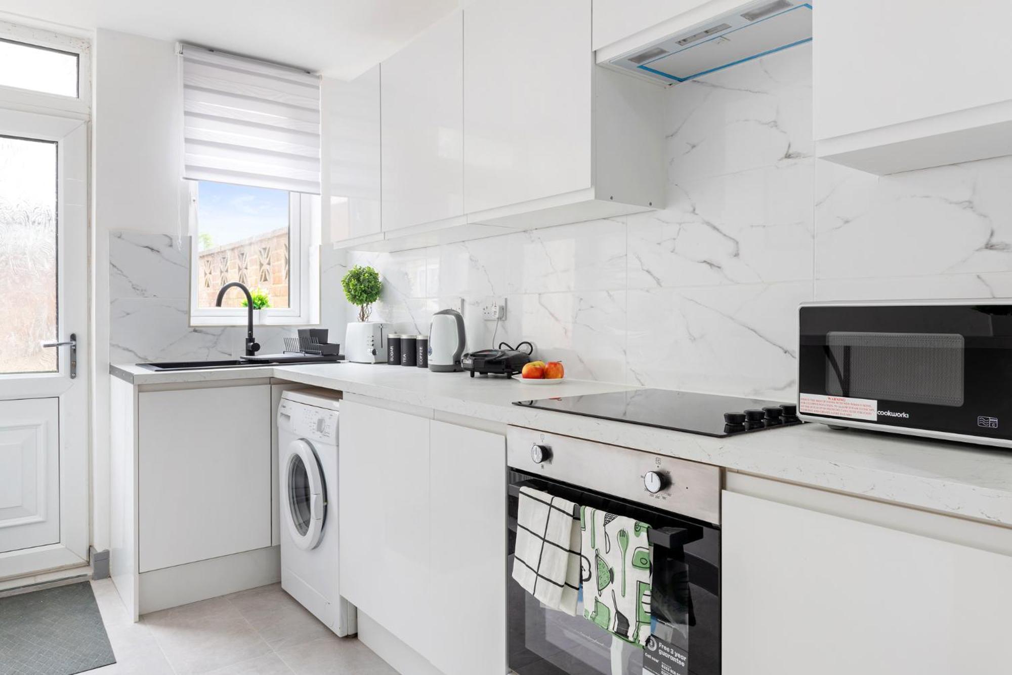 Stanion Luxurious 3 Bedroom Modern House Northamptonshire, Double, Twins, Single, Free Parking, Free Wi-Fi, Pets, Up To 8 Sleeps, 4 Smart Tvs Corby Extérieur photo