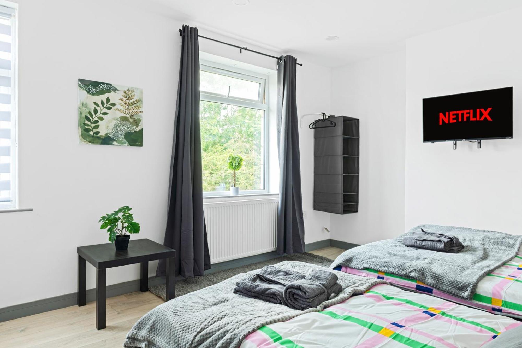 Stanion Luxurious 3 Bedroom Modern House Northamptonshire, Double, Twins, Single, Free Parking, Free Wi-Fi, Pets, Up To 8 Sleeps, 4 Smart Tvs Corby Extérieur photo